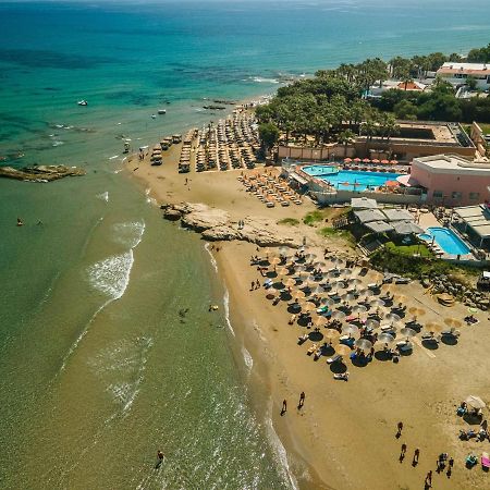 Manos Beachside Apartments Agia Marina Extérieur photo