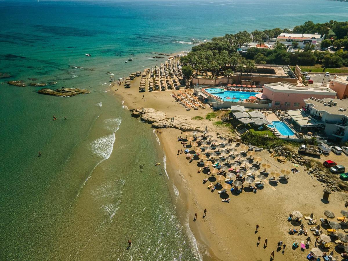 Manos Beachside Apartments Agia Marina Extérieur photo