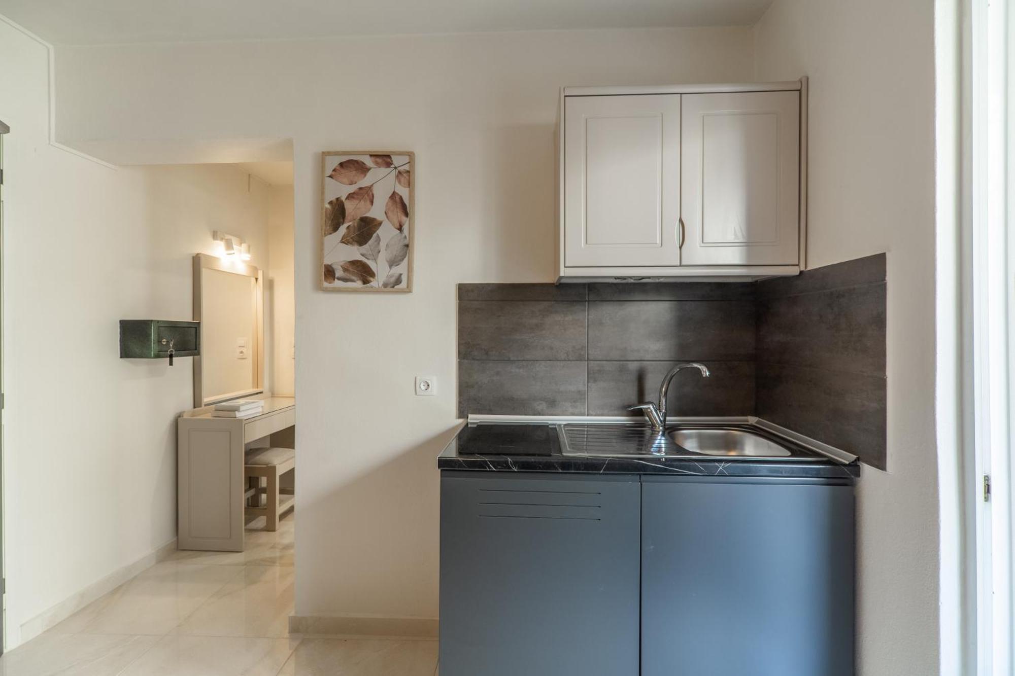 Manos Beachside Apartments Agia Marina Chambre photo