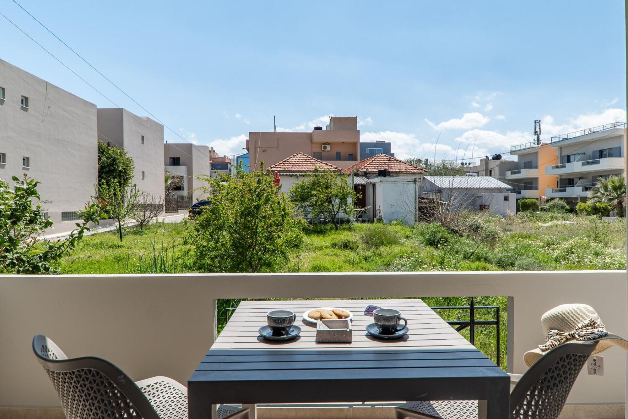 Manos Beachside Apartments Agia Marina Extérieur photo